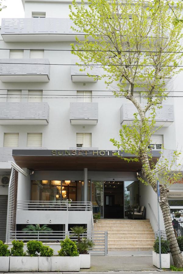 Hotel Sunset ริมินี ภายนอก รูปภาพ